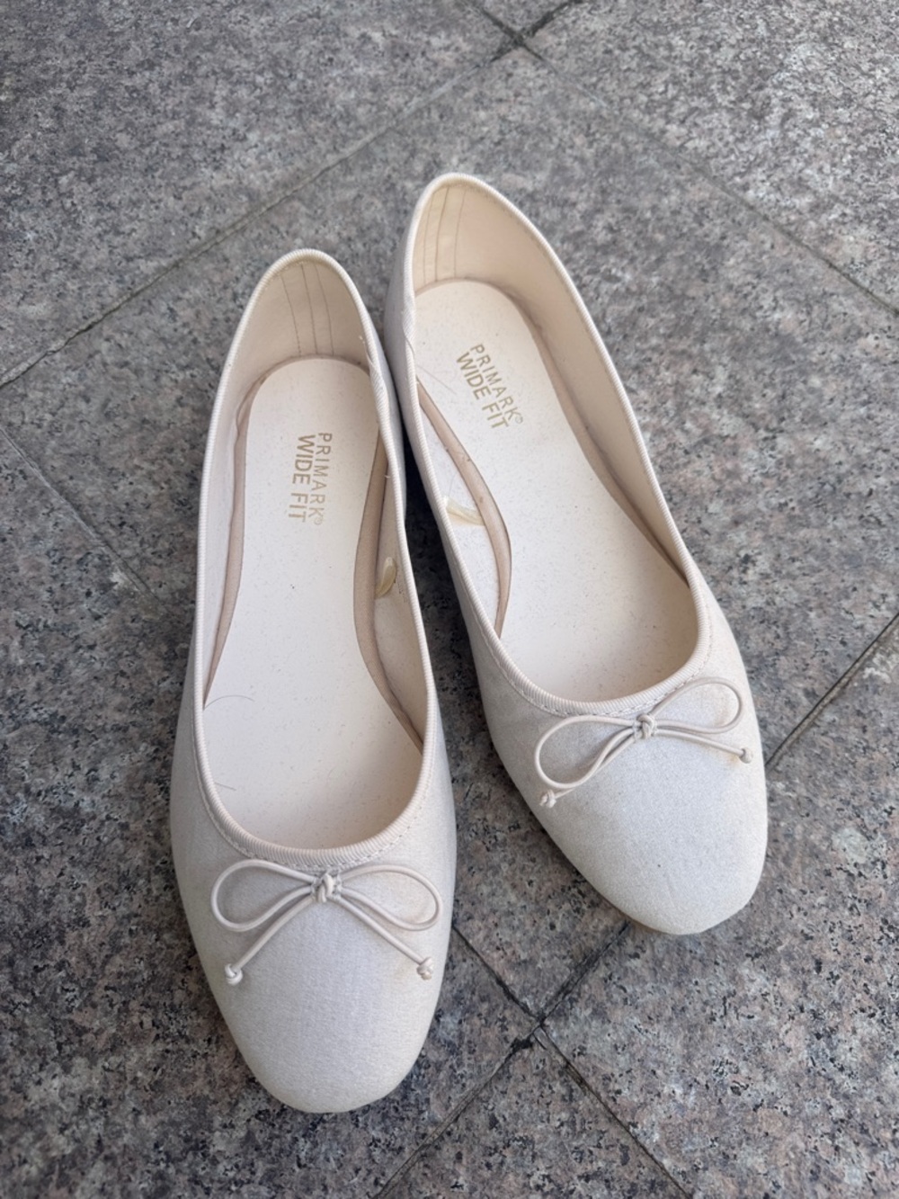 Primark Cream Wide-Fit Ballet Pumps with Toe Bow